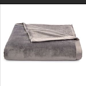 Berkshire Velvety King Size Blanket